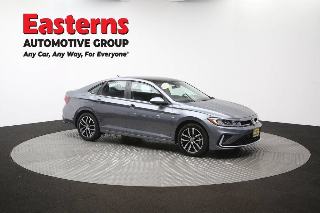 Used 2025 Volkswagen Jetta SE FWD image 50