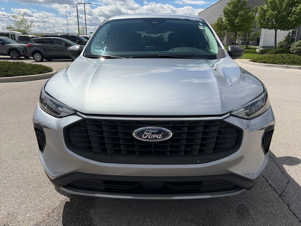 Used 2024 Ford Escape Active AWD/4WD image 2