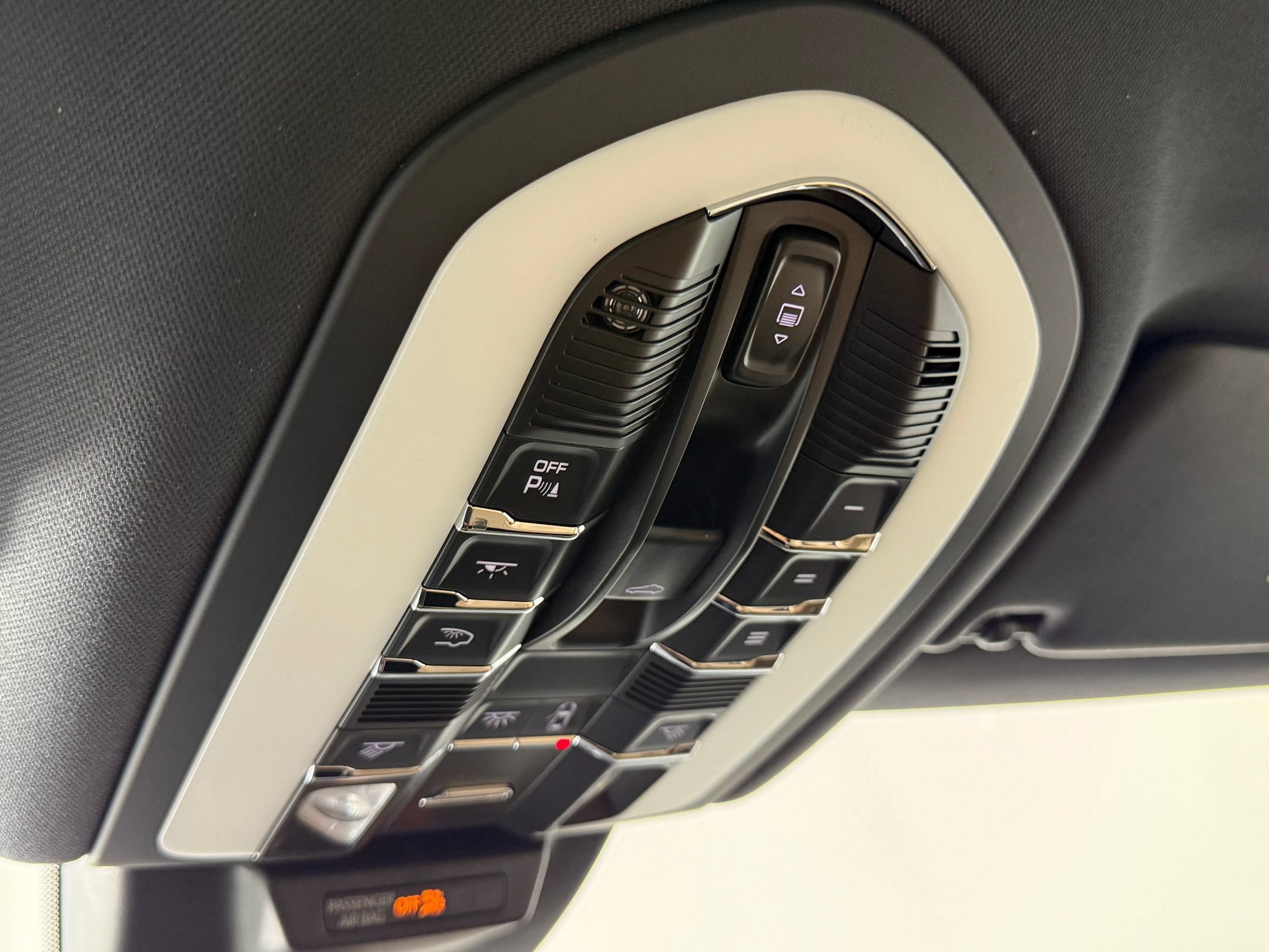 Certified 2026 Porsche Macan AWD/4WD image 24