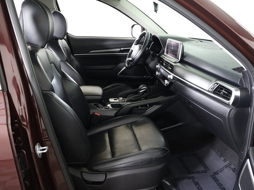 Used 2022 Kia Telluride LX image 32
