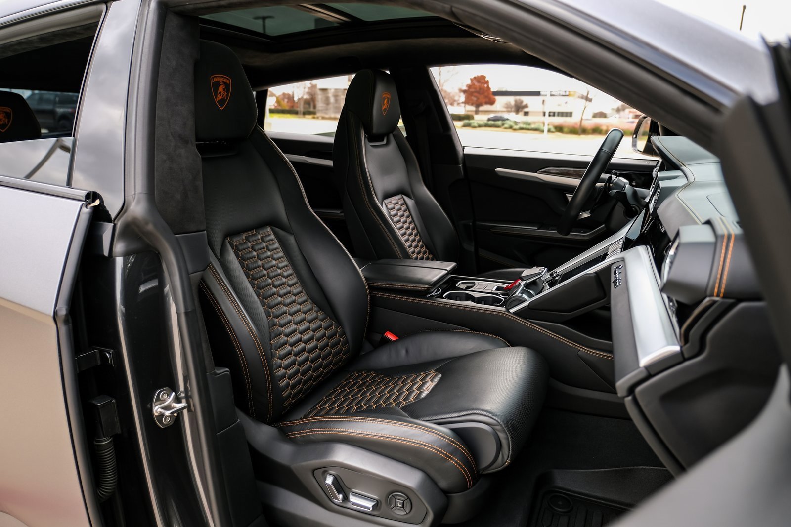 Used 2020 Lamborghini Urus image 35