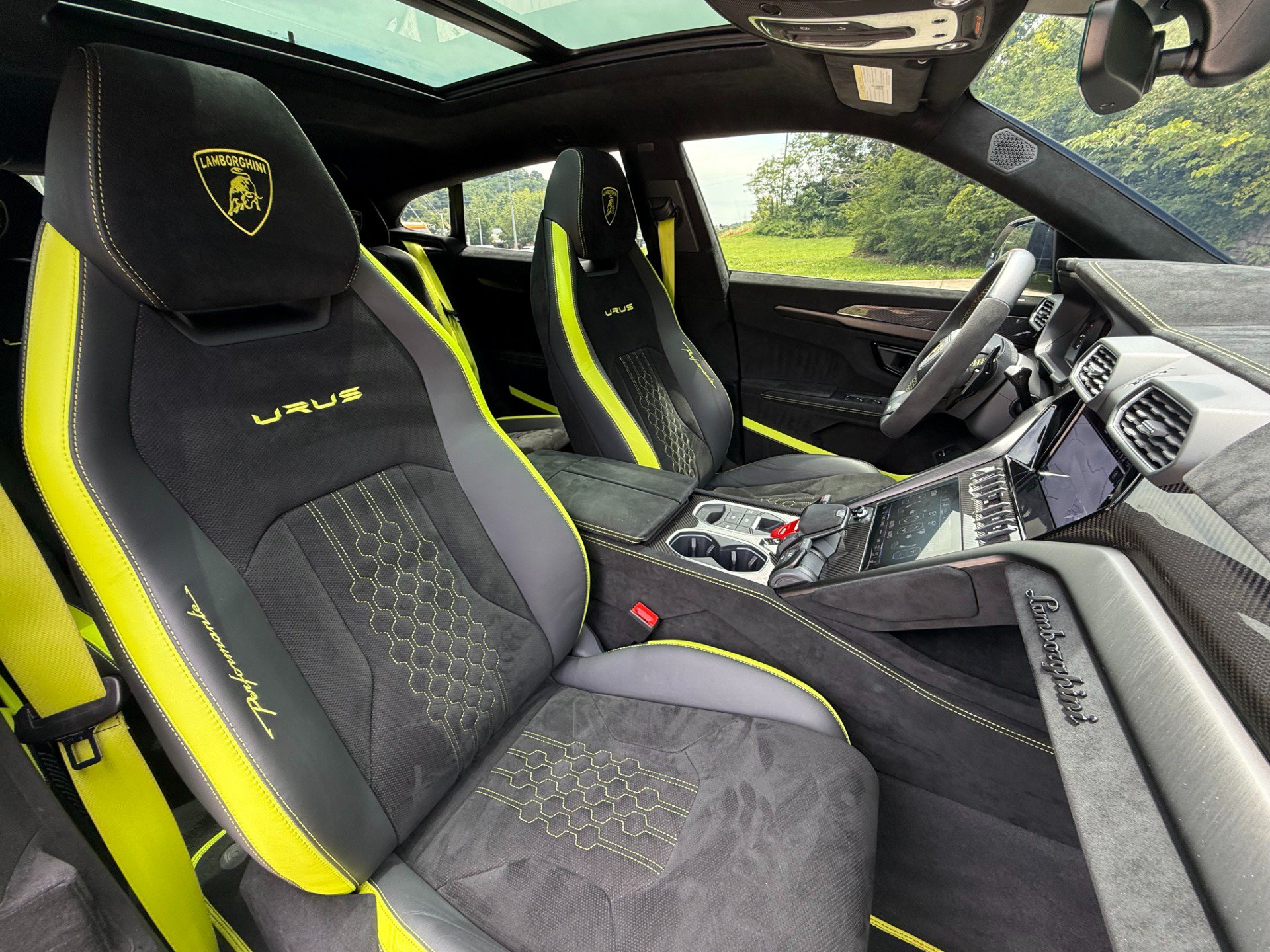 Used 2023 Lamborghini Urus Performante AWD/4WD image 26