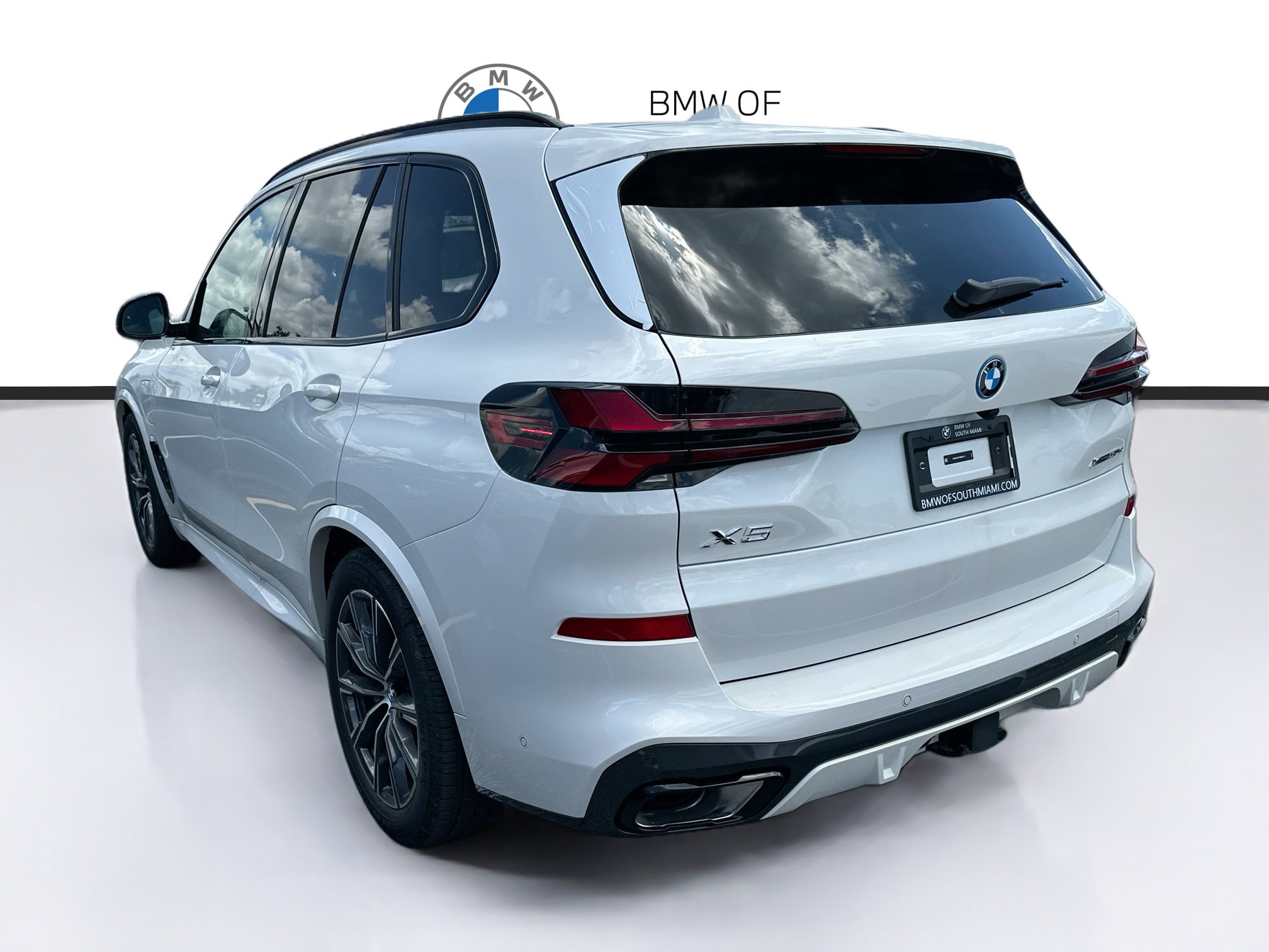 New 2026 BMW X5 xDrive50e w/ Executive Package AWD/4WD image 4