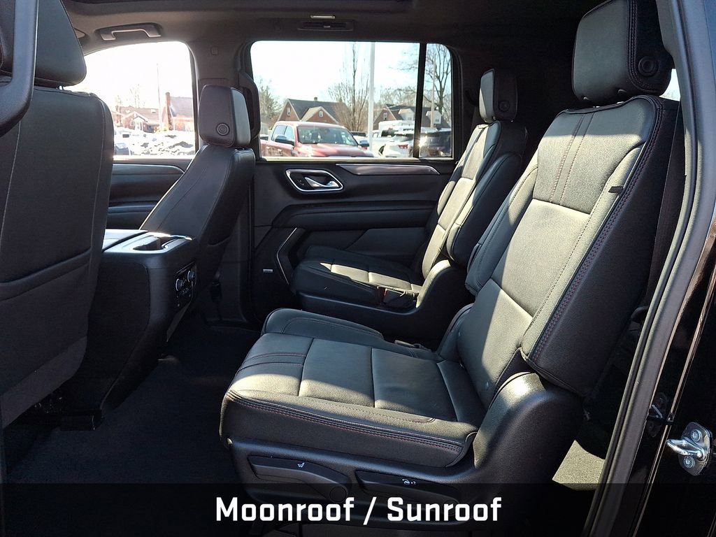 Used 2023 Chevrolet Suburban RST w/ Sport Performance Package AWD/4WD image 13