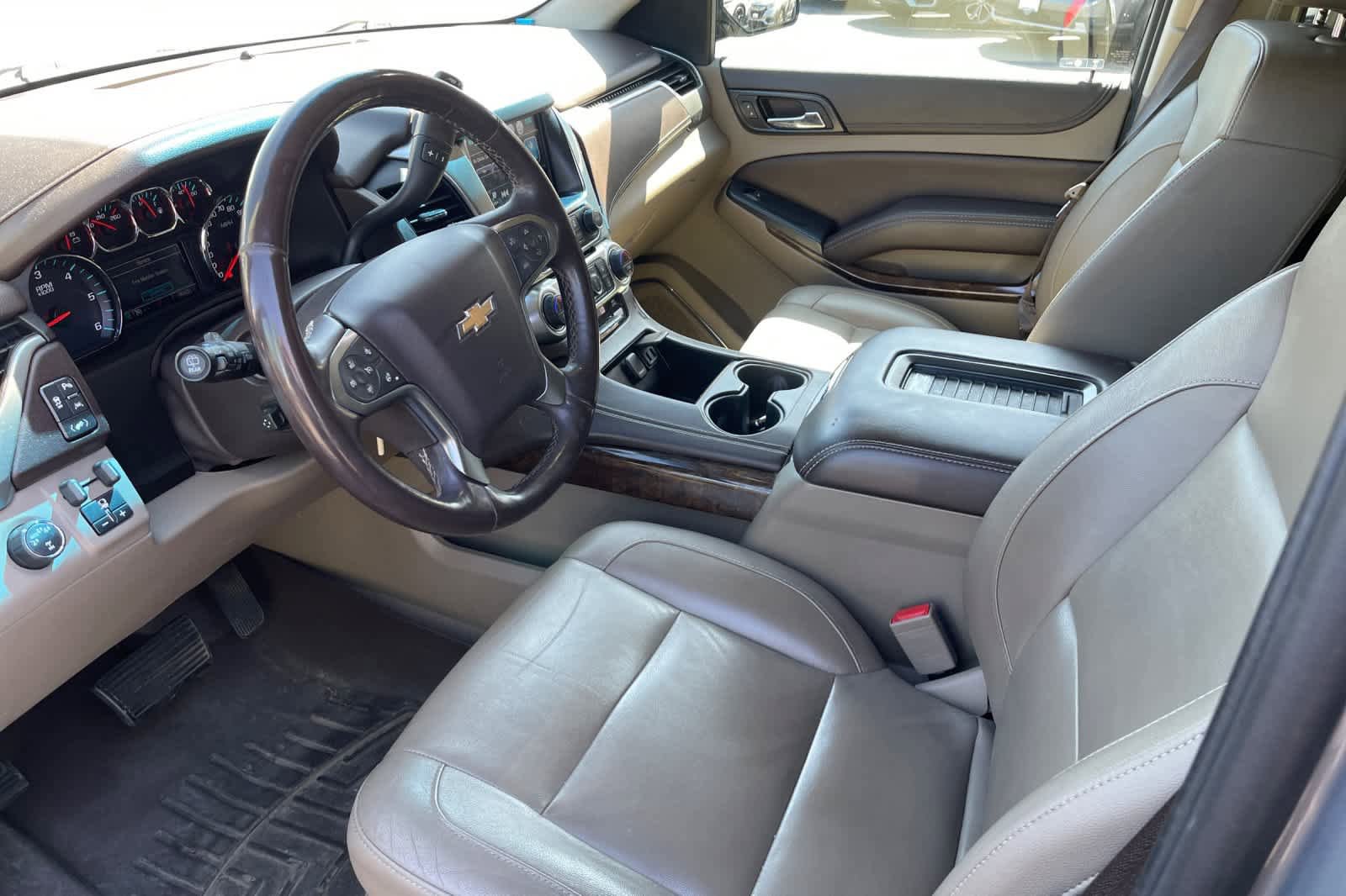 Used 2017 Chevrolet Tahoe LT w/ Luxury Package AWD/4WD image 9