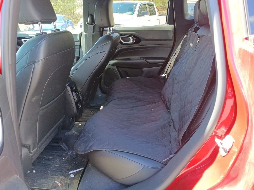 Used 2025 Jeep Compass Latitude w/ Altitude Special Edition image 5