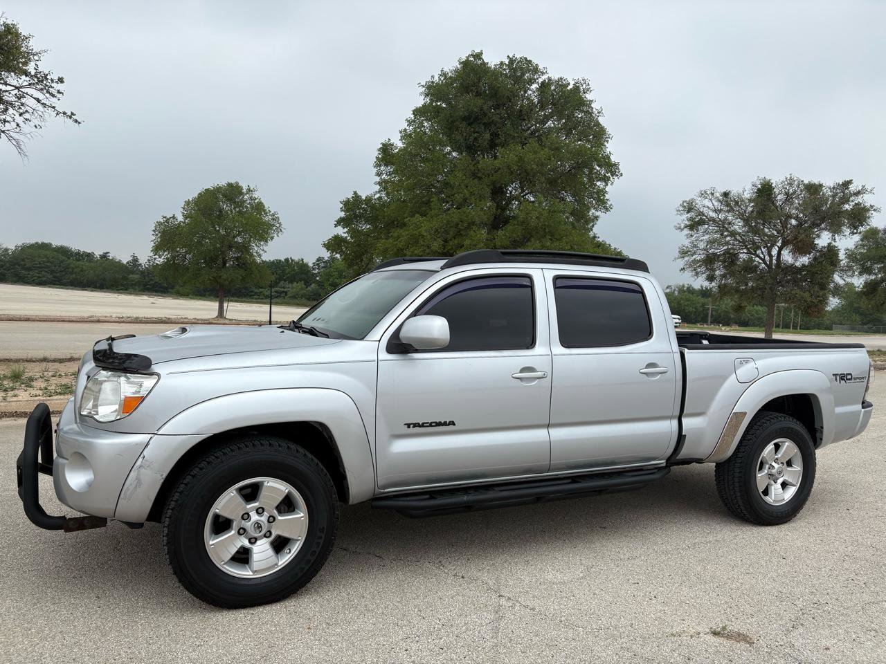 Used 2010 Toyota Tacoma PreRunner RWD image 2