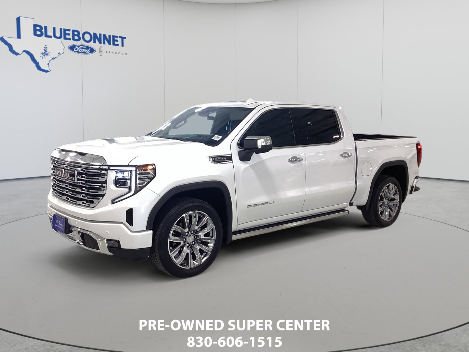 Used 2024 GMC Sierra 1500 Denali w/ Denali Reserve Package AWD/4WD image 1