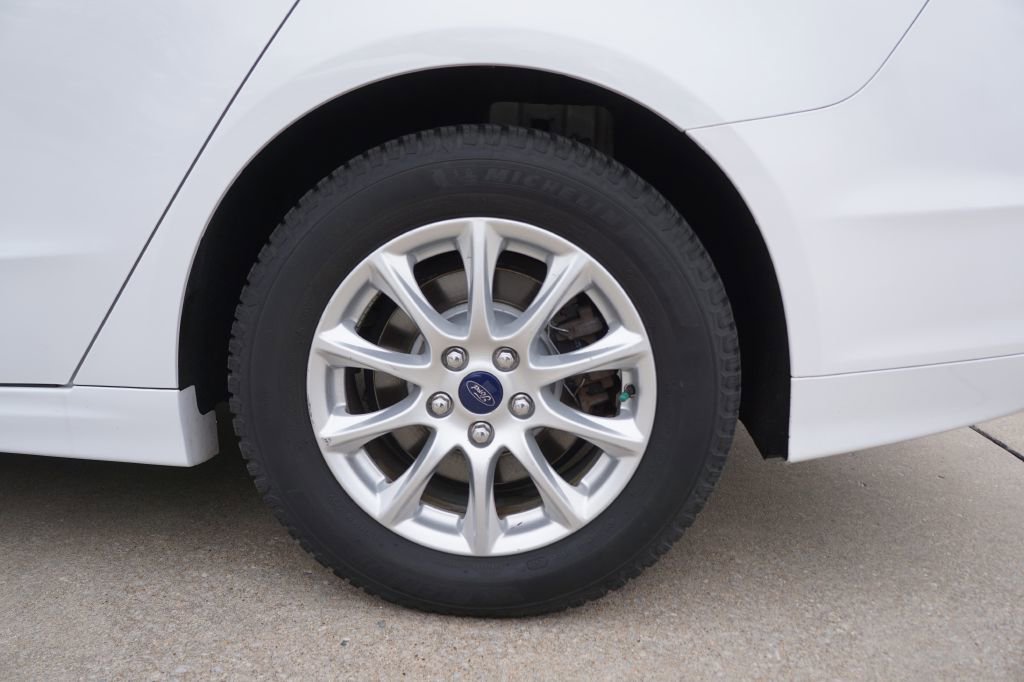Used 2017 Ford Fusion S image 4