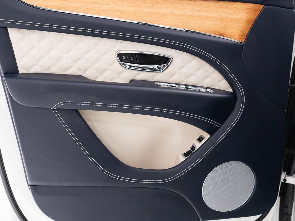 Certified 2023 Bentley Bentayga AWD/4WD image 11