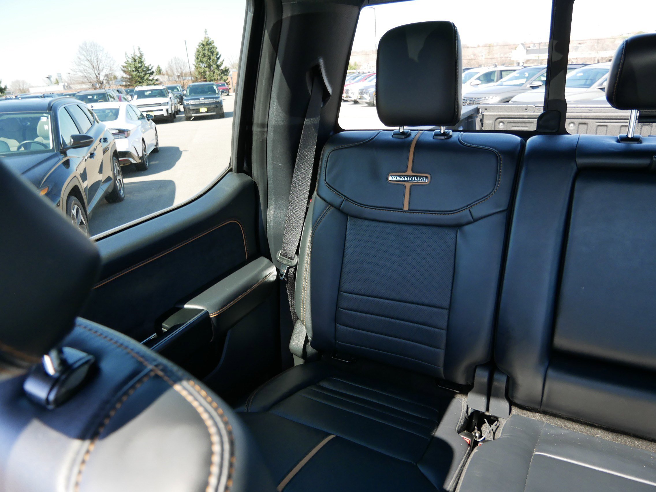 Used 2024 Ford F350 Platinum w/ FX4 Off-Road Package image 12