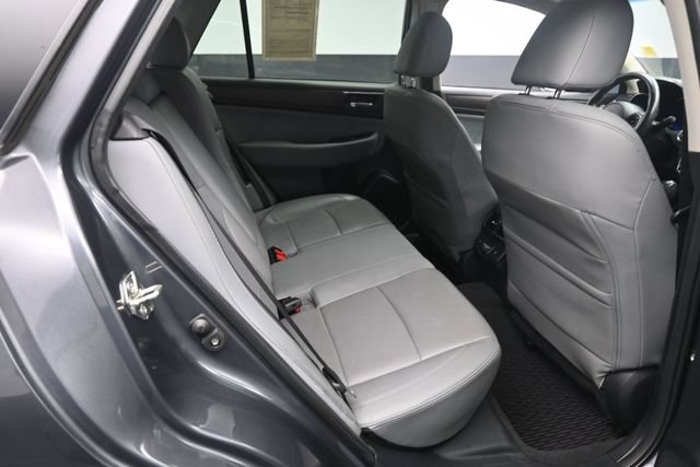 Used 2018 Subaru Outback 3.6R Limited AWD/4WD image 26