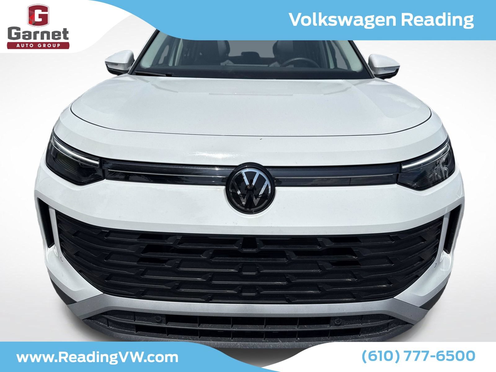 Used 2025 Volkswagen Tiguan SE w/ Panoramic Sunroof Package AWD/4WD image 8