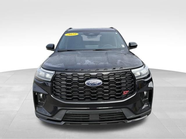 Used 2025 Ford Explorer ST image 7