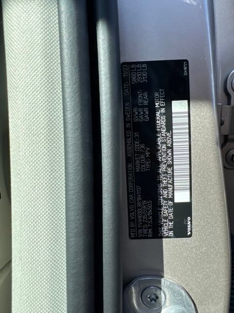 Used 2024 Volvo XC60 T8 Plus w/ Climate Package AWD/4WD image 28