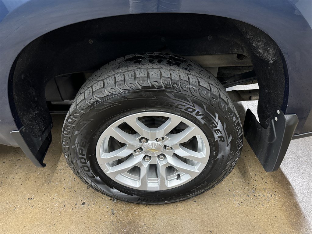Used 2021 Chevrolet Silverado 1500 LT w/ Z71 Off-Road Package AWD/4WD image 9