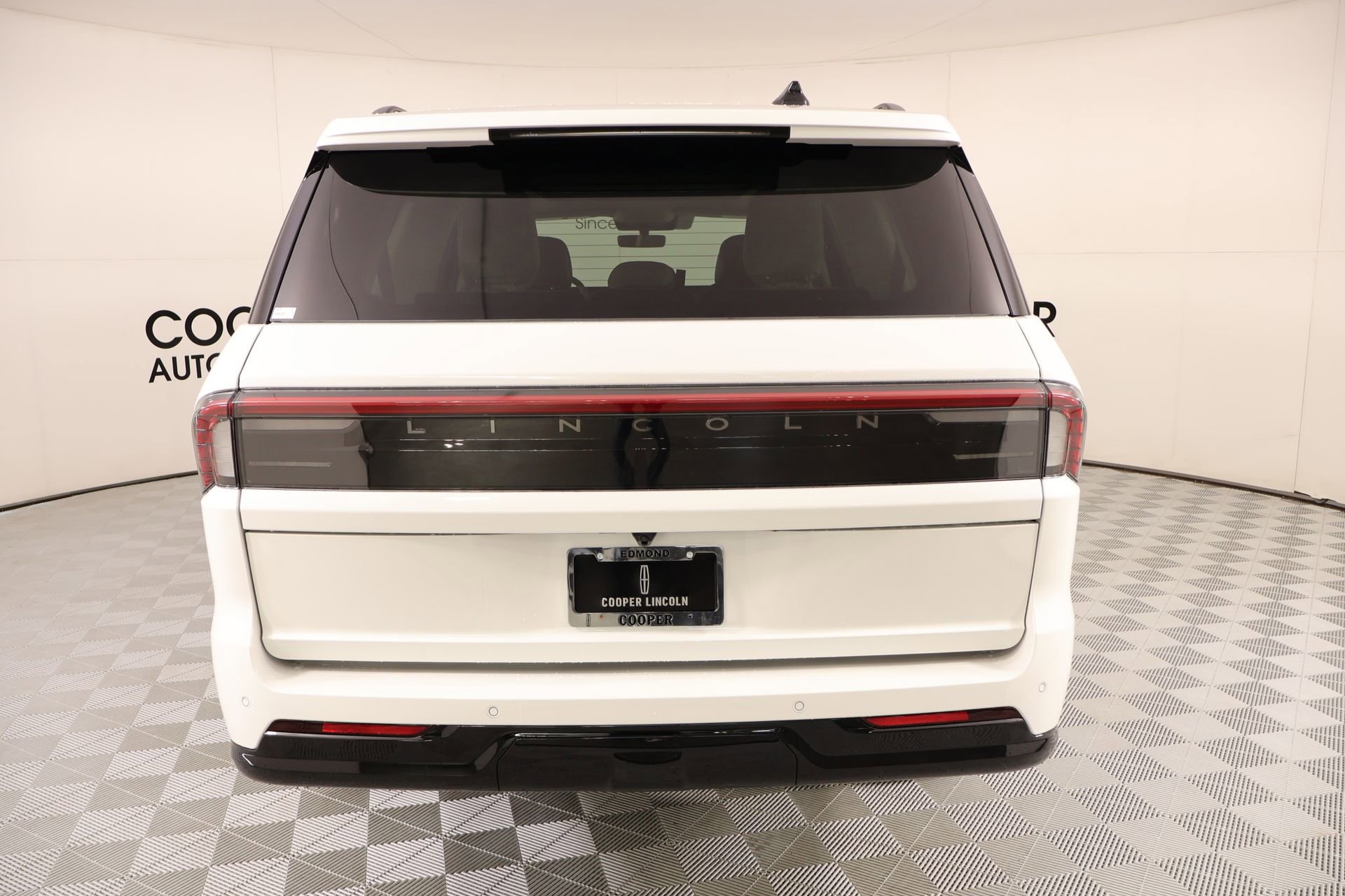 New 2026 Lincoln Navigator L Reserve AWD/4WD image 23