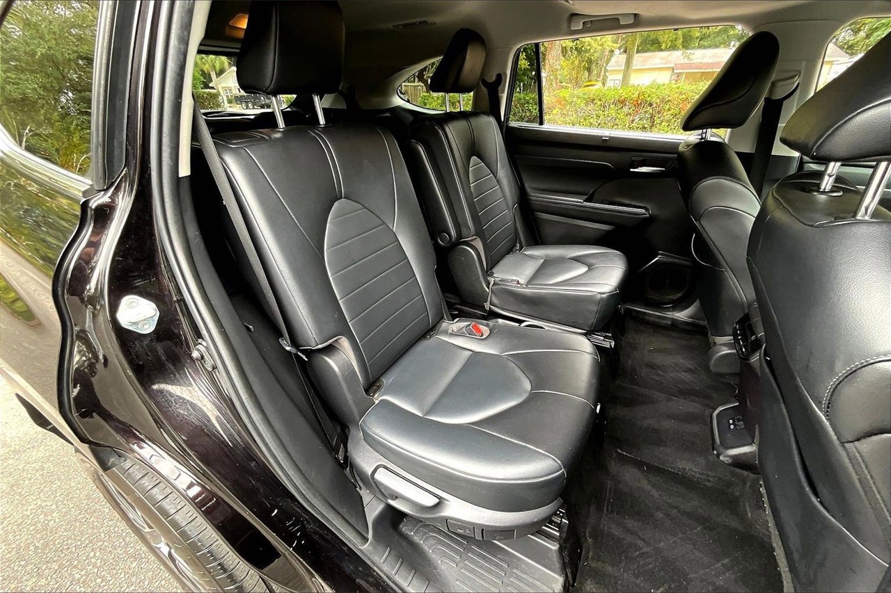 Used 2022 Toyota Highlander XLE image 22