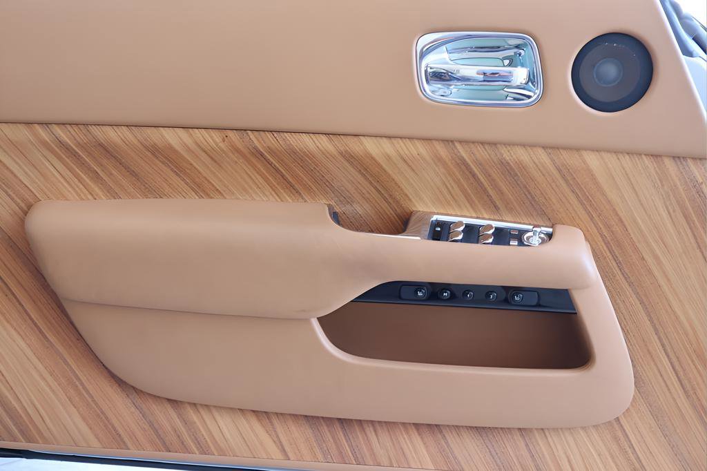 Used 2016 Rolls-Royce Wraith RWD image 11
