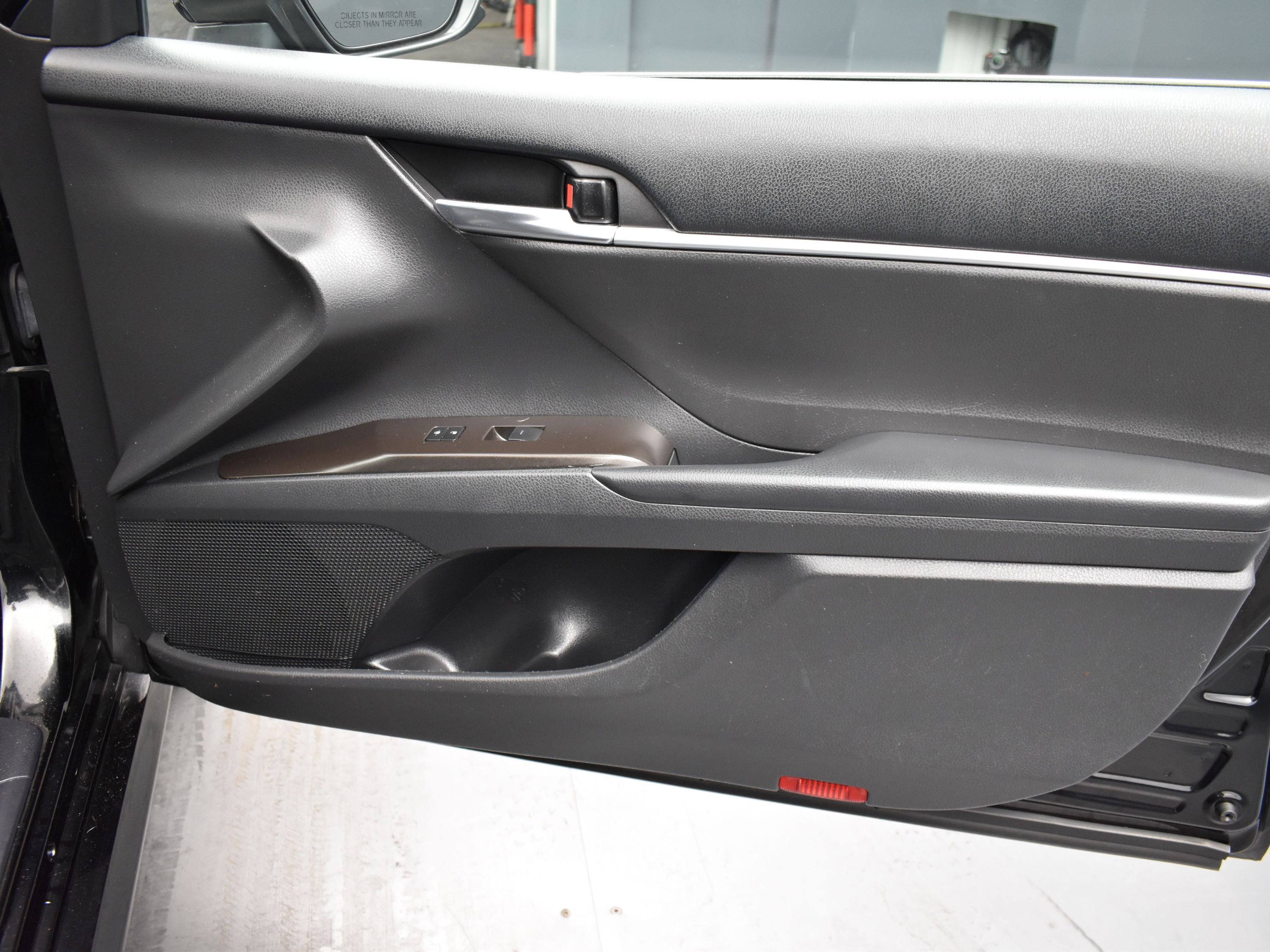 Used 2021 Toyota Camry LE FWD image 18