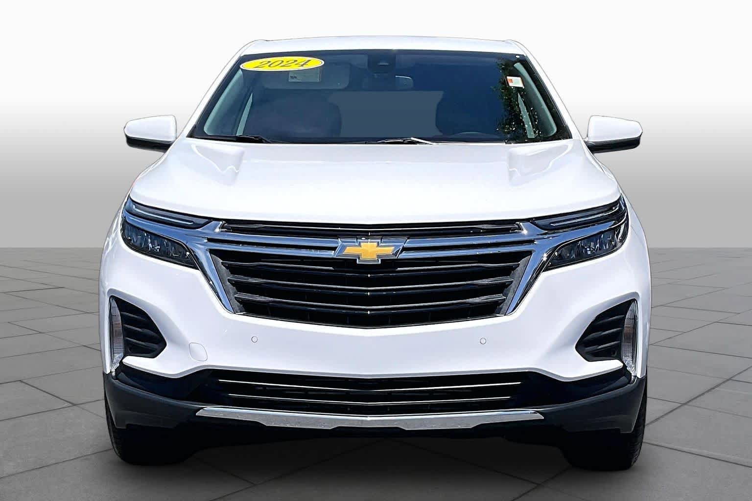 Certified 2024 Chevrolet Equinox LT w/ LPO, Floor Liner Package FWD image 4