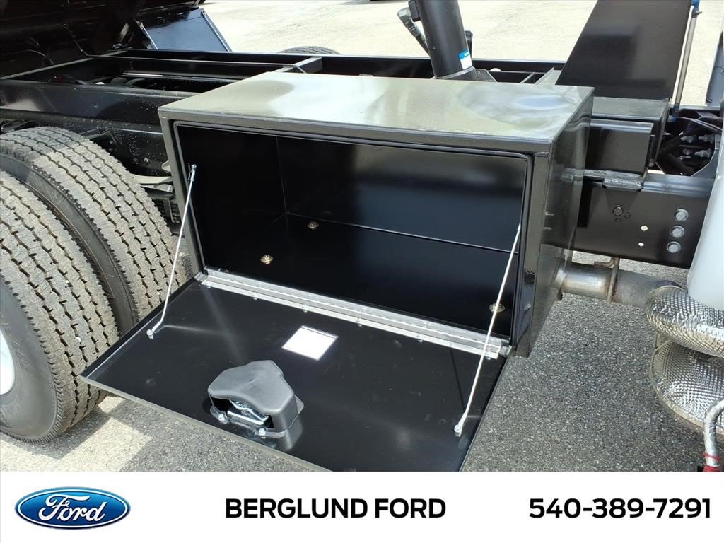 New 2027 Ford F650 2WD Regular Cab Super Duty image 11