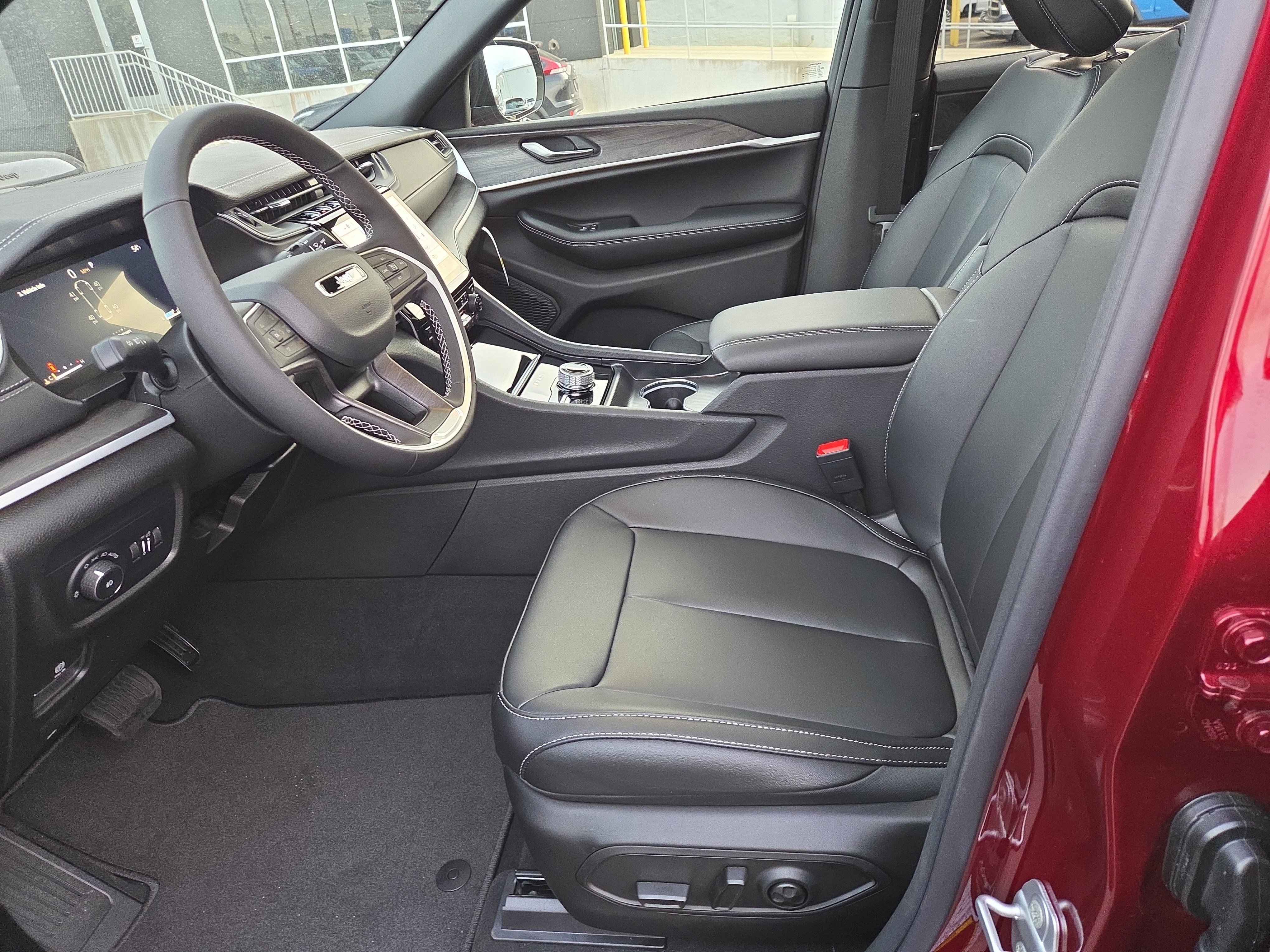 New 2025 Jeep Grand Cherokee L Limited w/ Trailer Tow Package image 4