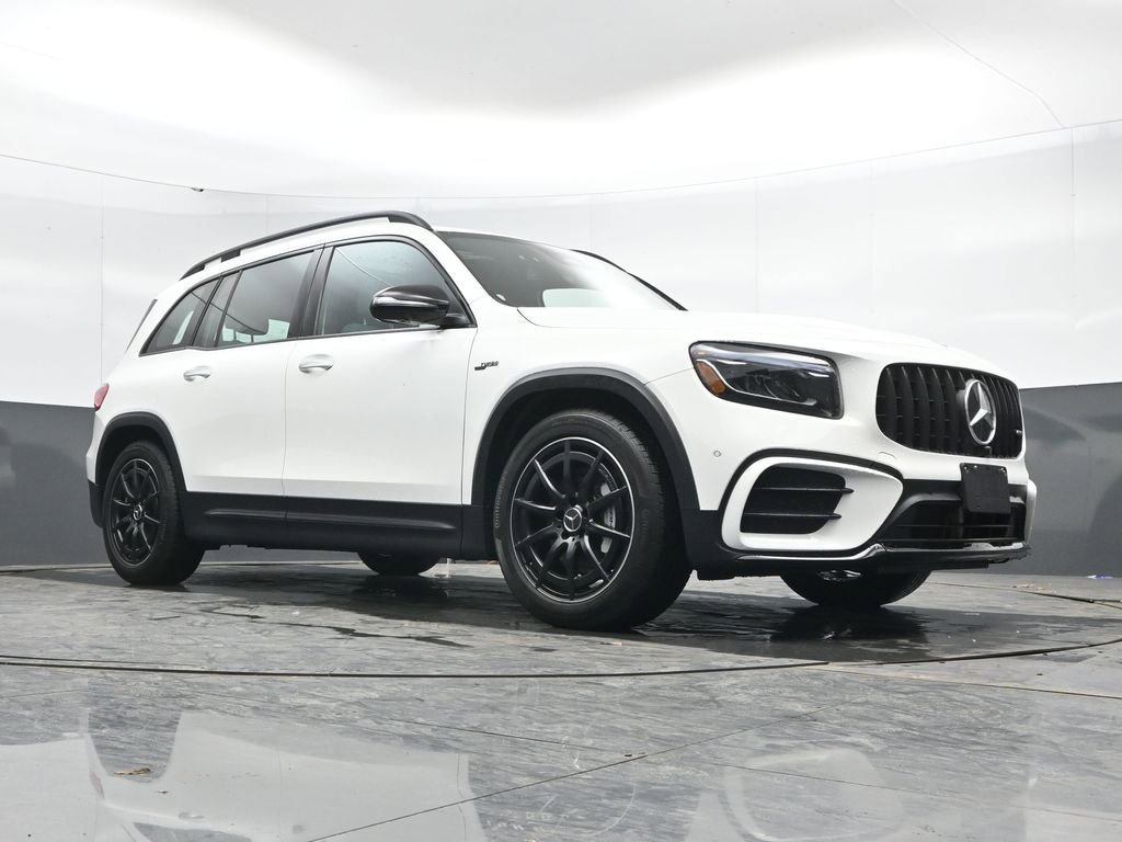 Used 2025 Mercedes-Benz GLB 35 AMG 4MATIC image 44
