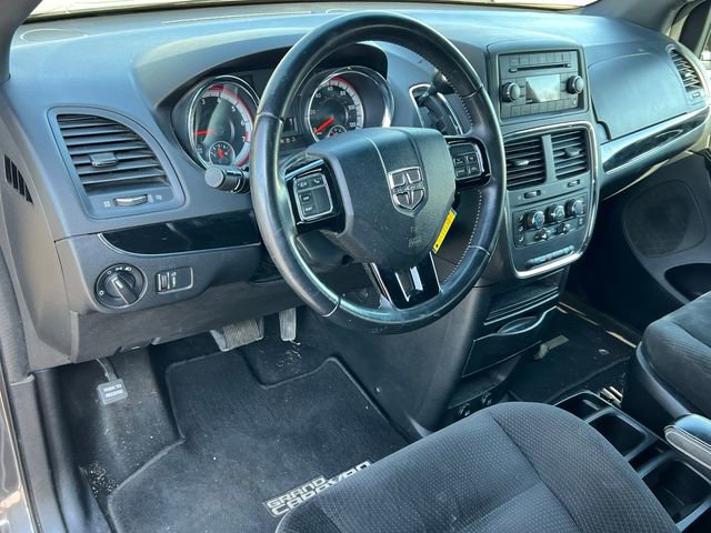 Used 2017 Dodge Grand Caravan SE FWD image 16