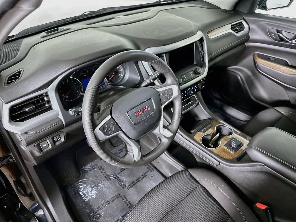 Used 2023 GMC Acadia SLE w/ Elevation Edition FWD image 2