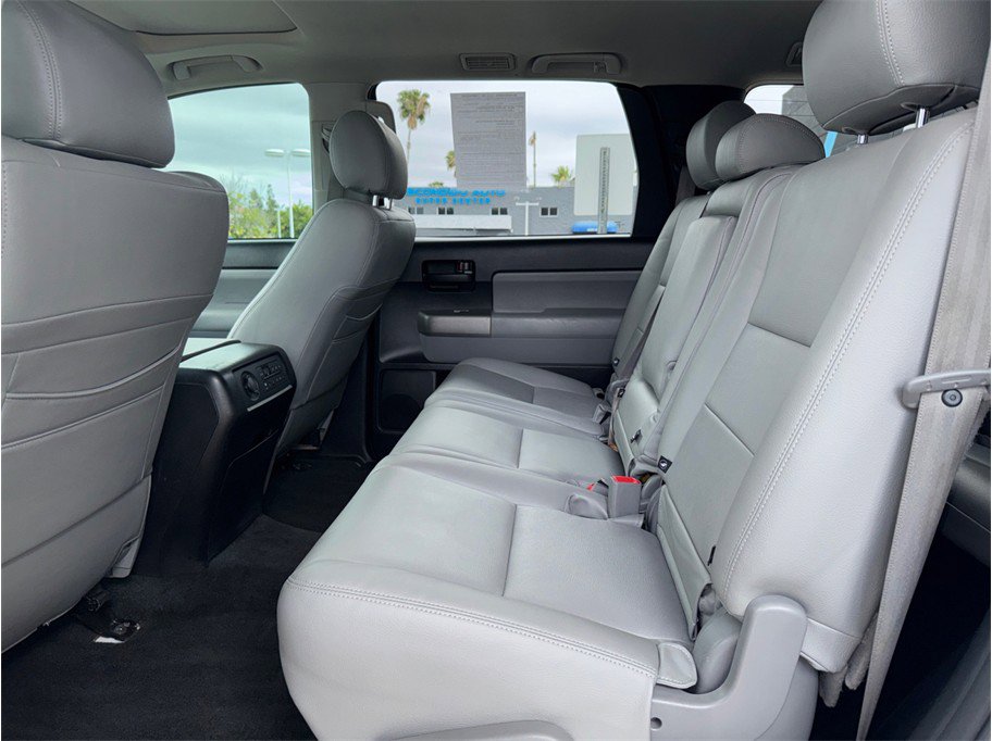 Used 2016 Toyota Sequoia SR5 AWD/4WD image 26