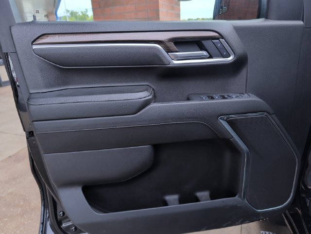 Used 2025 Chevrolet Silverado 1500 LT AWD/4WD image 13