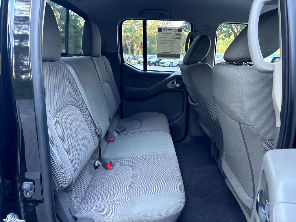 Used 2020 Nissan Frontier SV image 13