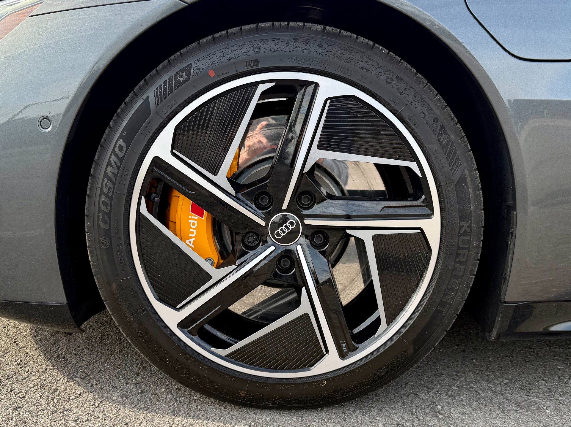 Used 2024 Audi RS e-tron GT w/ Carbon Performance Package image 59