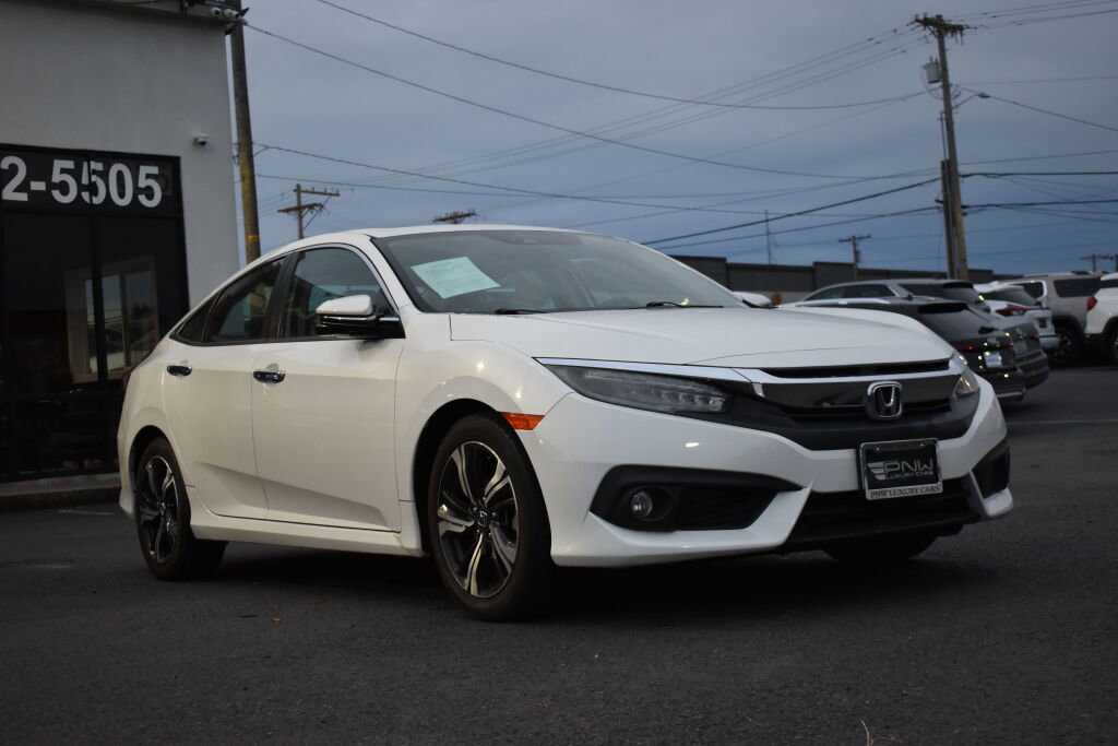 Used 2017 Honda Civic Touring image 3