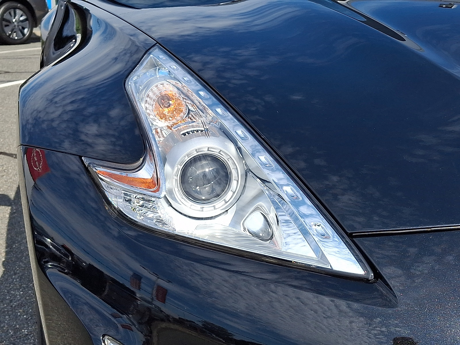 Used 2016 Nissan 370Z Coupe RWD image 10