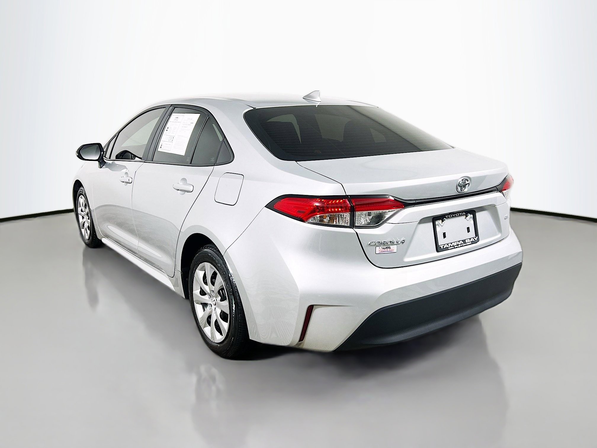 Used 2025 Toyota Corolla LE image 8