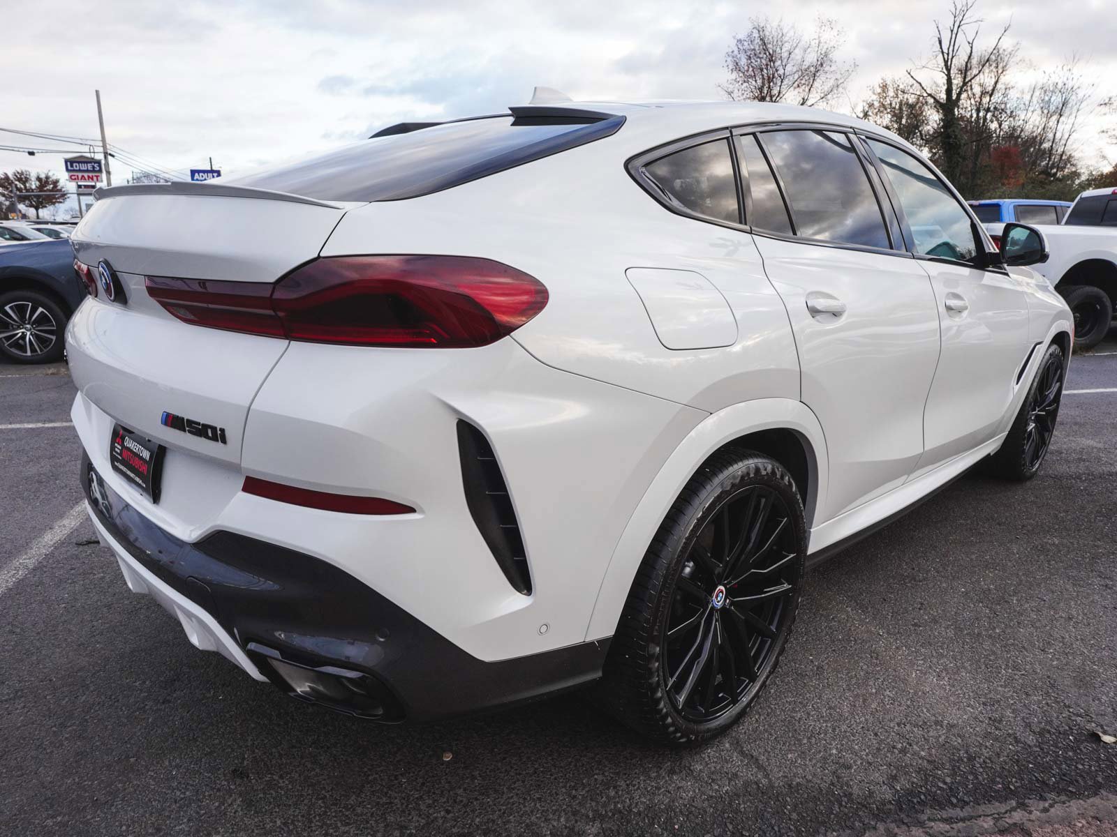 Used 2023 BMW X6 xDrive40i w/ M Sport Package image 5