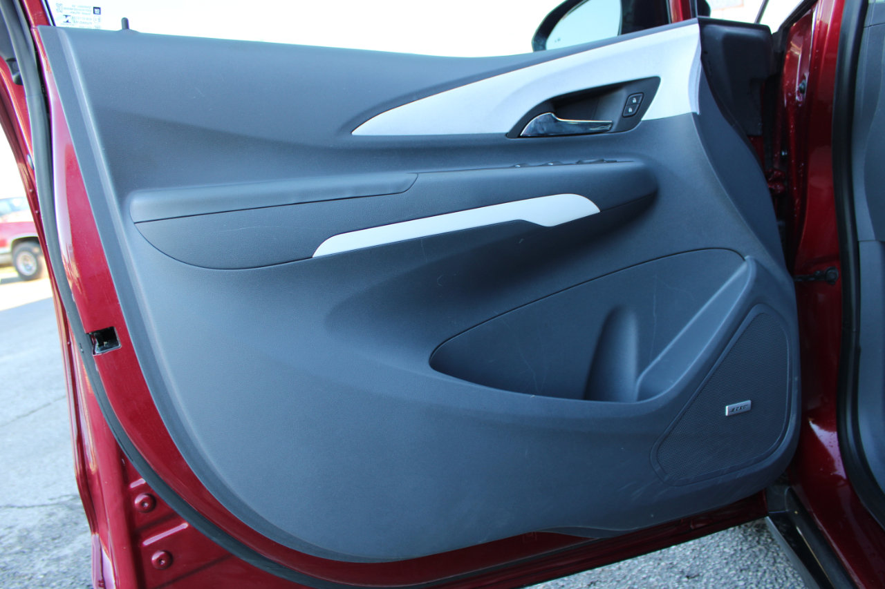 Used 2020 Chevrolet Bolt Premier w/ Infotainment Package image 13