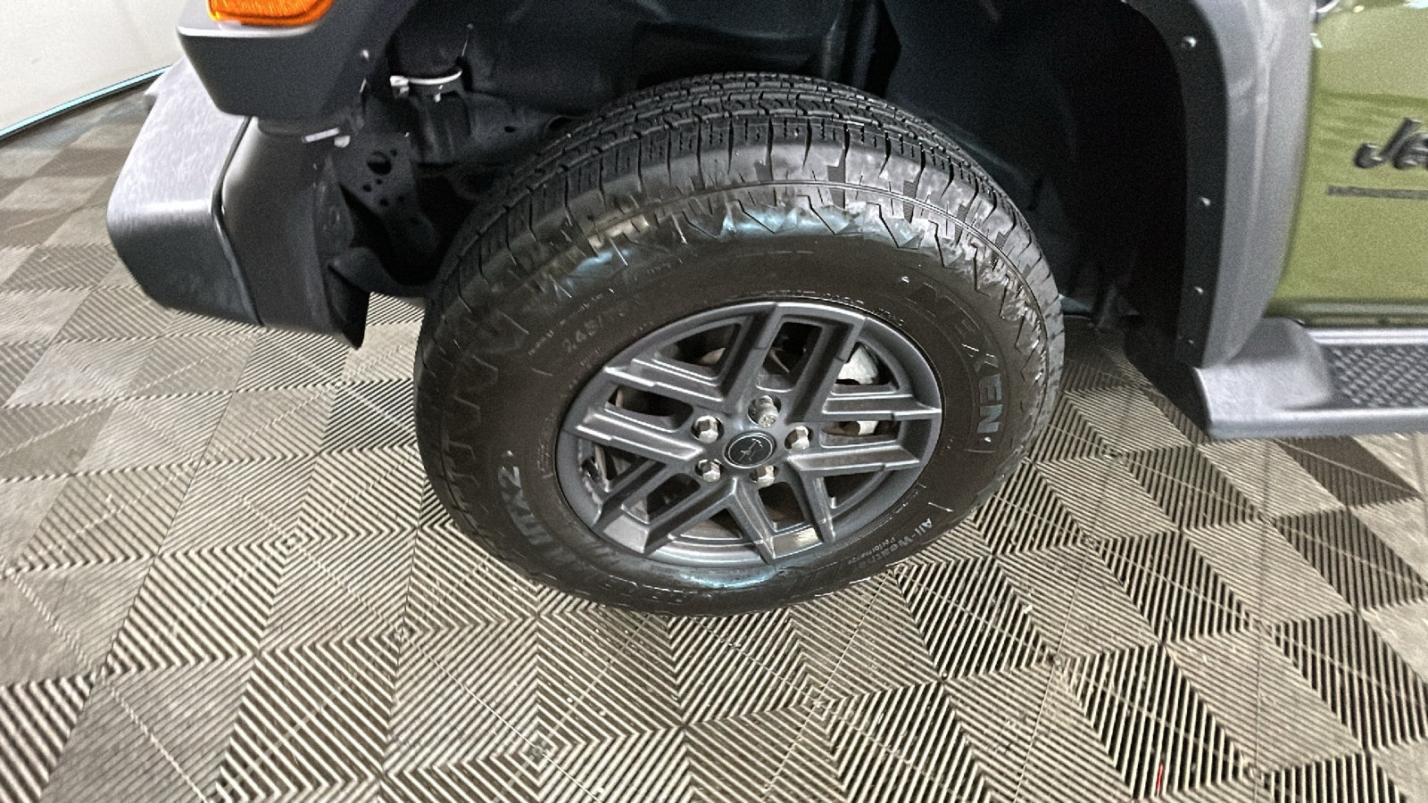 Used 2024 Jeep Wrangler Unlimited Sport AWD/4WD image 10