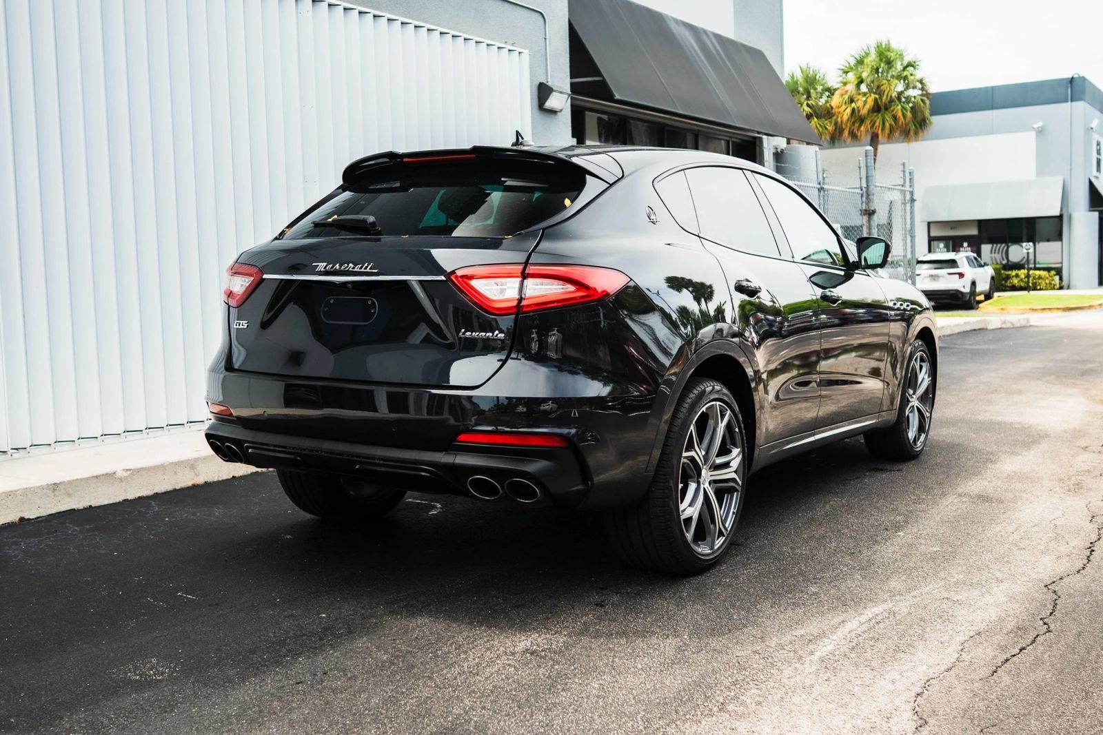 Used 2019 Maserati Levante Trofeo AWD/4WD image 9