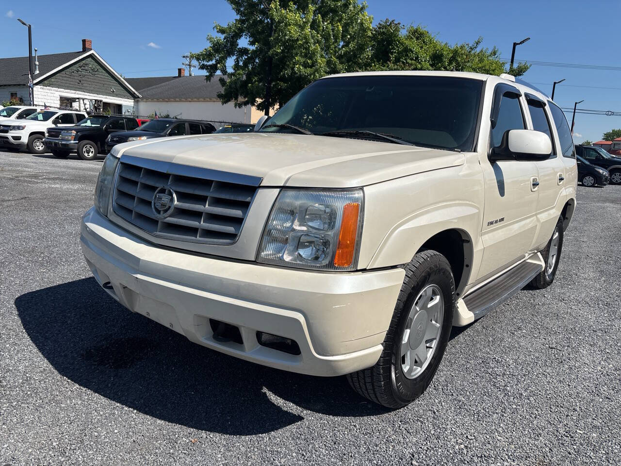 Used 2002 Cadillac Escalade AWD image 1