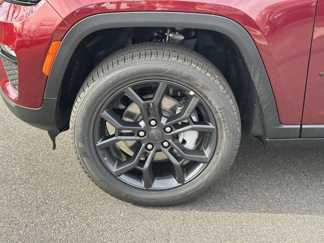 New 2025 Jeep Grand Cherokee Limited w/ Trailer Tow Package image 13