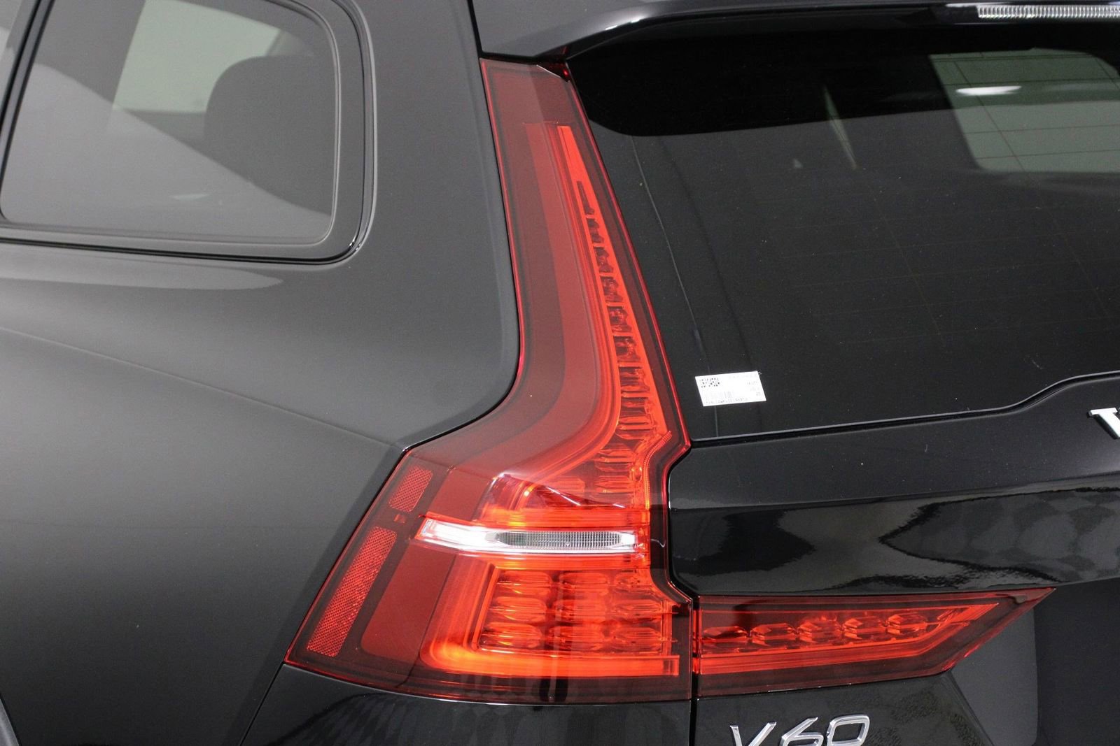 Certified 2025 Volvo V60 B5 Cross Country Plus image 18