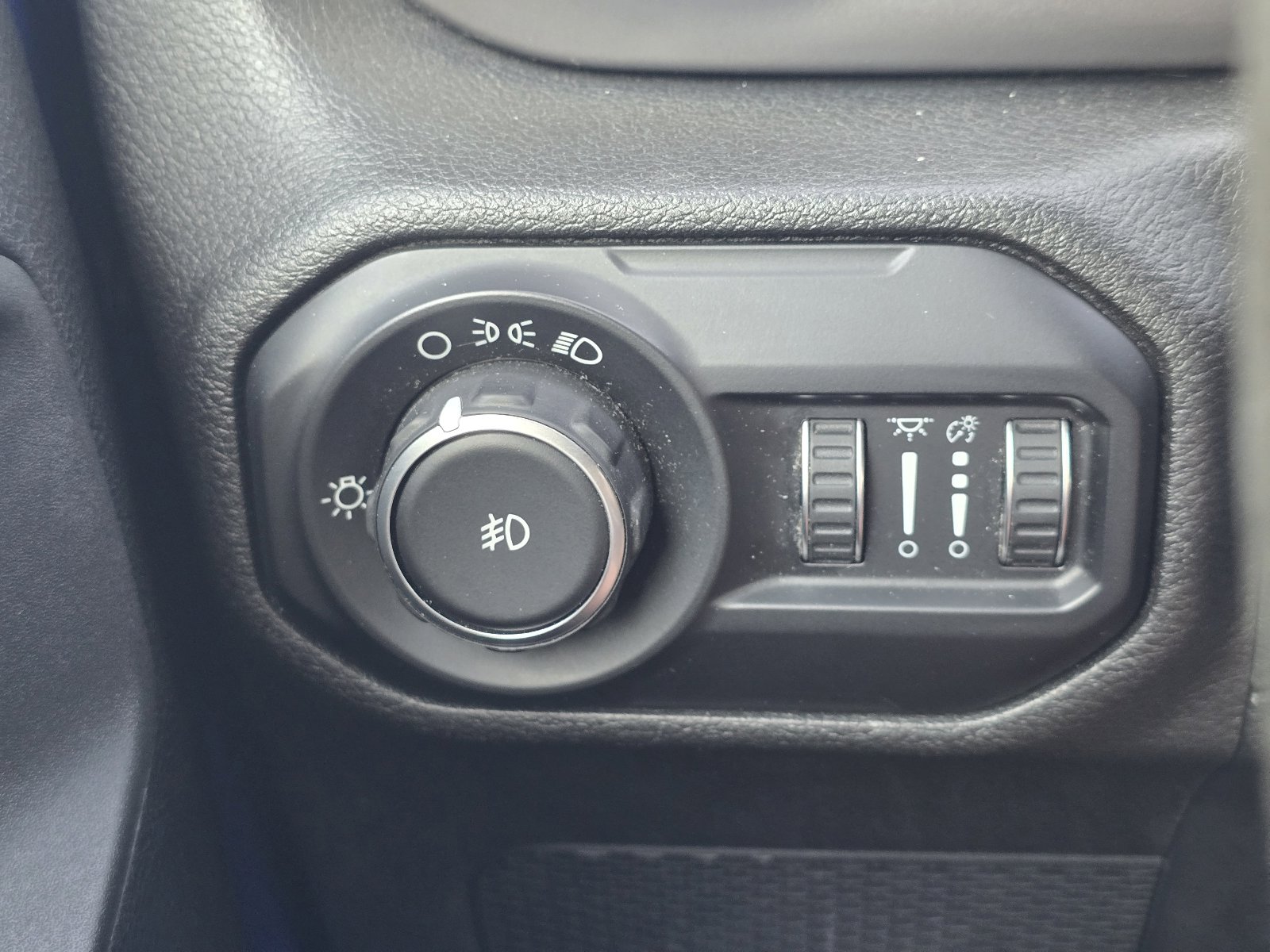 Used 2020 Jeep Wrangler Unlimited Sport AWD/4WD image 23