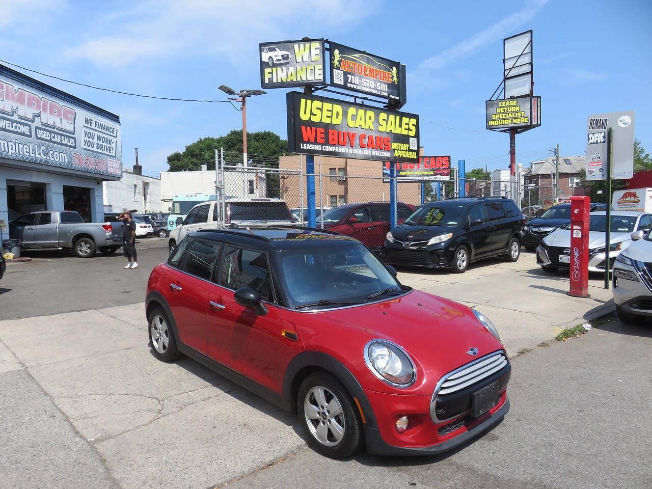 Used 2015 MINI Cooper 4-Door Hardtop FWD image 3