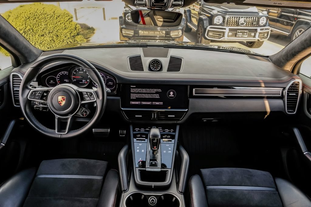 Used 2022 Porsche Cayenne GTS AWD/4WD image 9