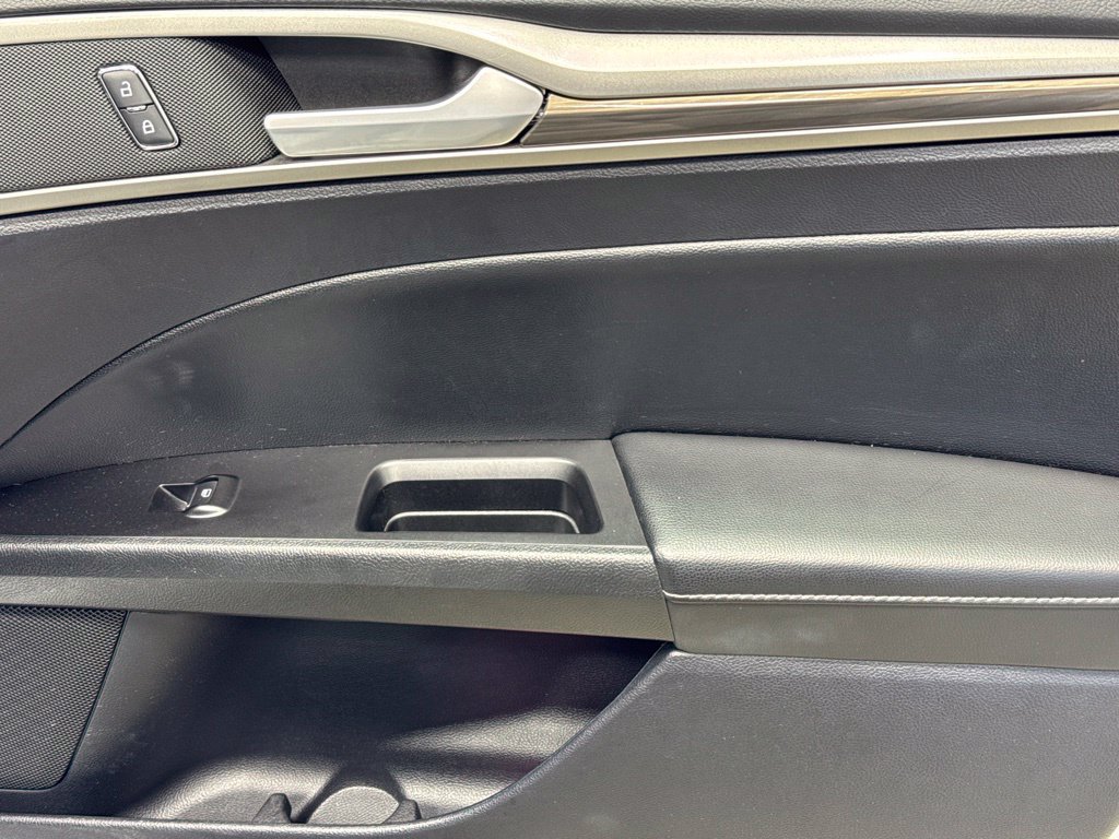 Used 2020 Ford Fusion SEL FWD image 26