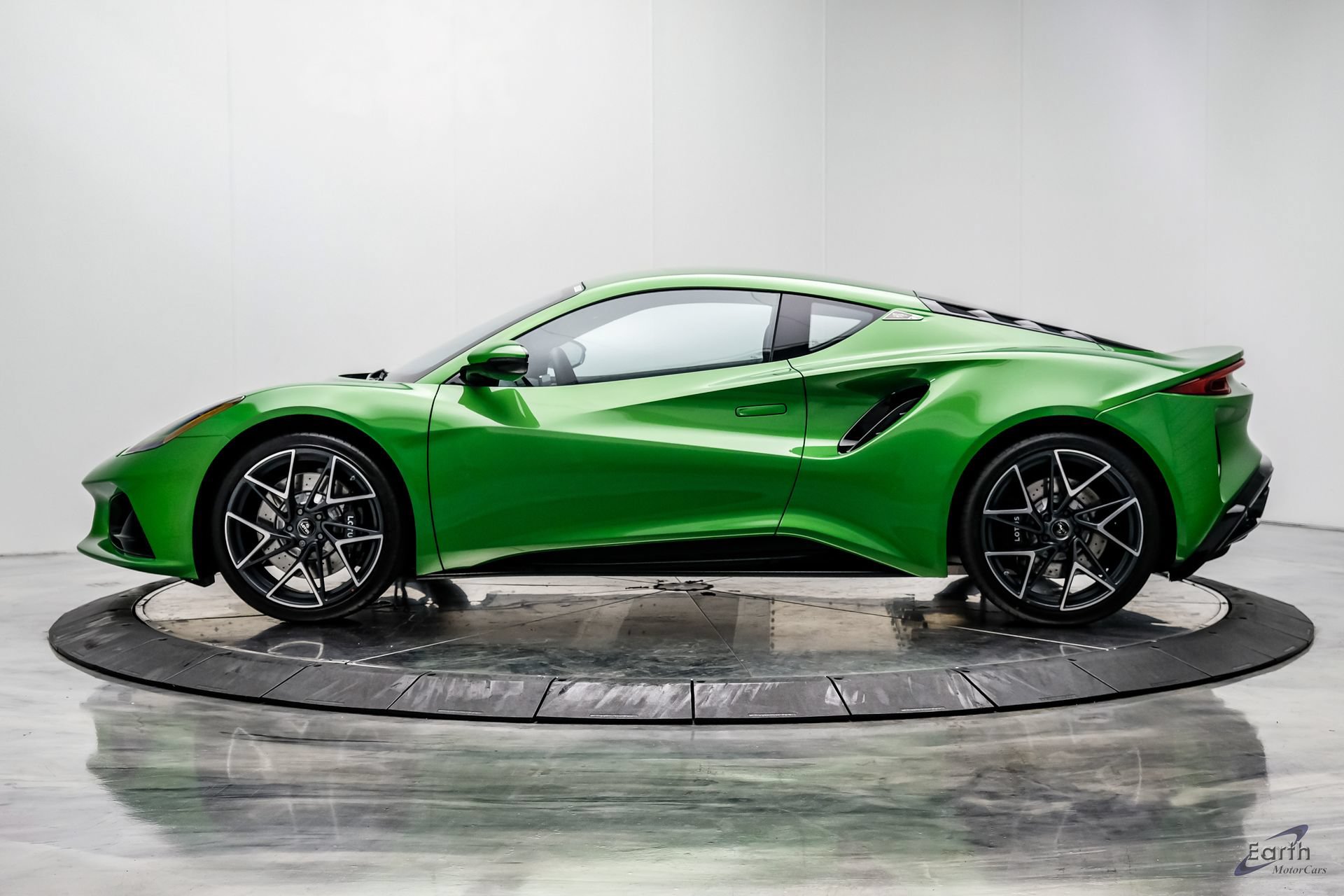 New 2026 Lotus Emira V6 SE RWD image 8