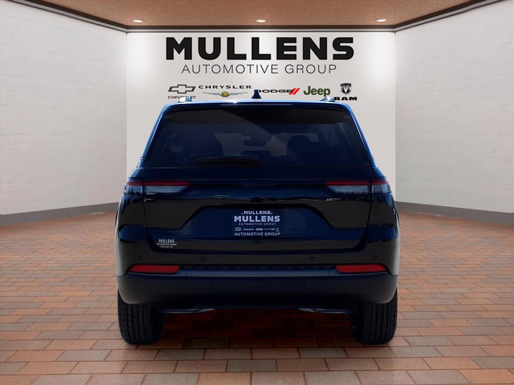 New 2026 Jeep Grand Cherokee Laredo image 6